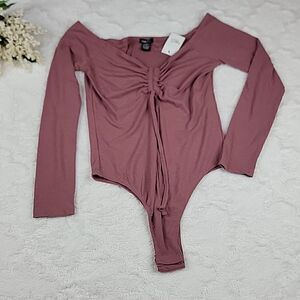 ‎NWT RUE 21 Long Sleeve Bodysuit [SIZE MEDIUM]